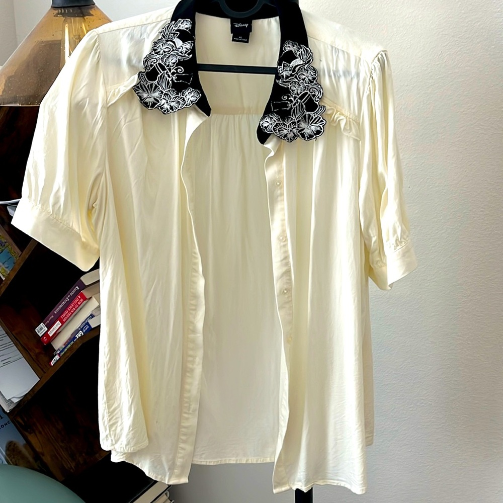 Disney cream button down blouse. Mad Hatter themed. Size XL.